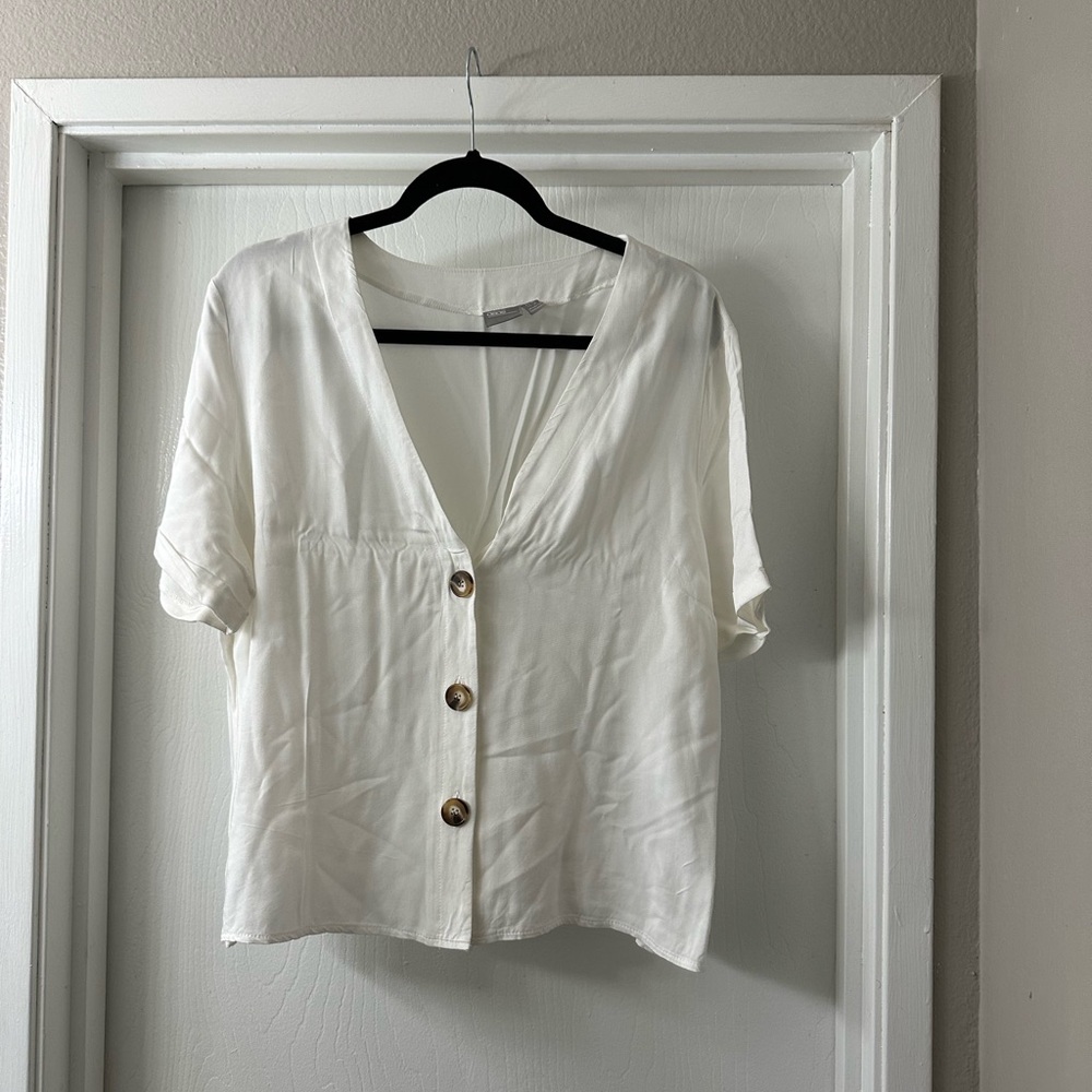 Black and White linen front button up